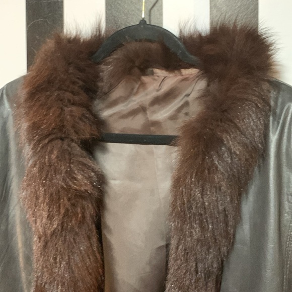 Vintage Genuine Leather & Real Dyed Foxtail Bomber Jacket Womanβs Small - Picture 5 of 17